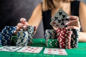 Pandangan rinci tabel permainan live dealer dengan antarmuka permata4d